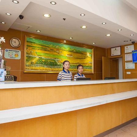 7Days Inn Guangzhou South Railway Station Nan Pu Metro Station Esterno foto